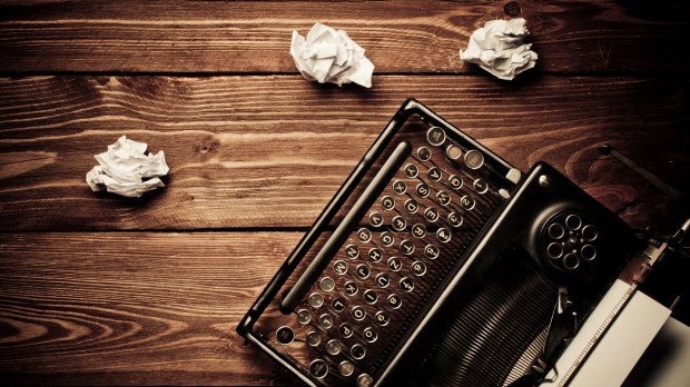 content-writing-typewriter-paperballs-ss-1920.jpg